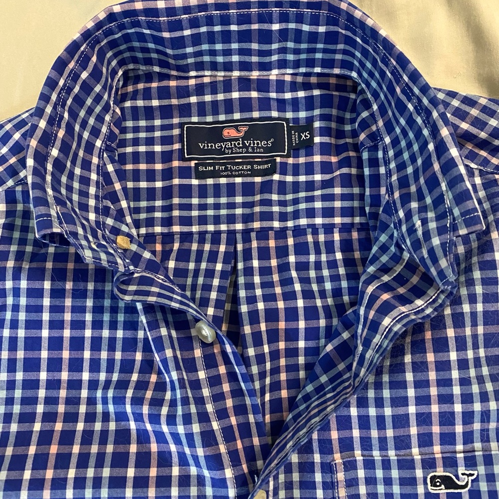 Men’s Vineyard Vines slim fit Tucker shirt, extra small, excellent condition,…